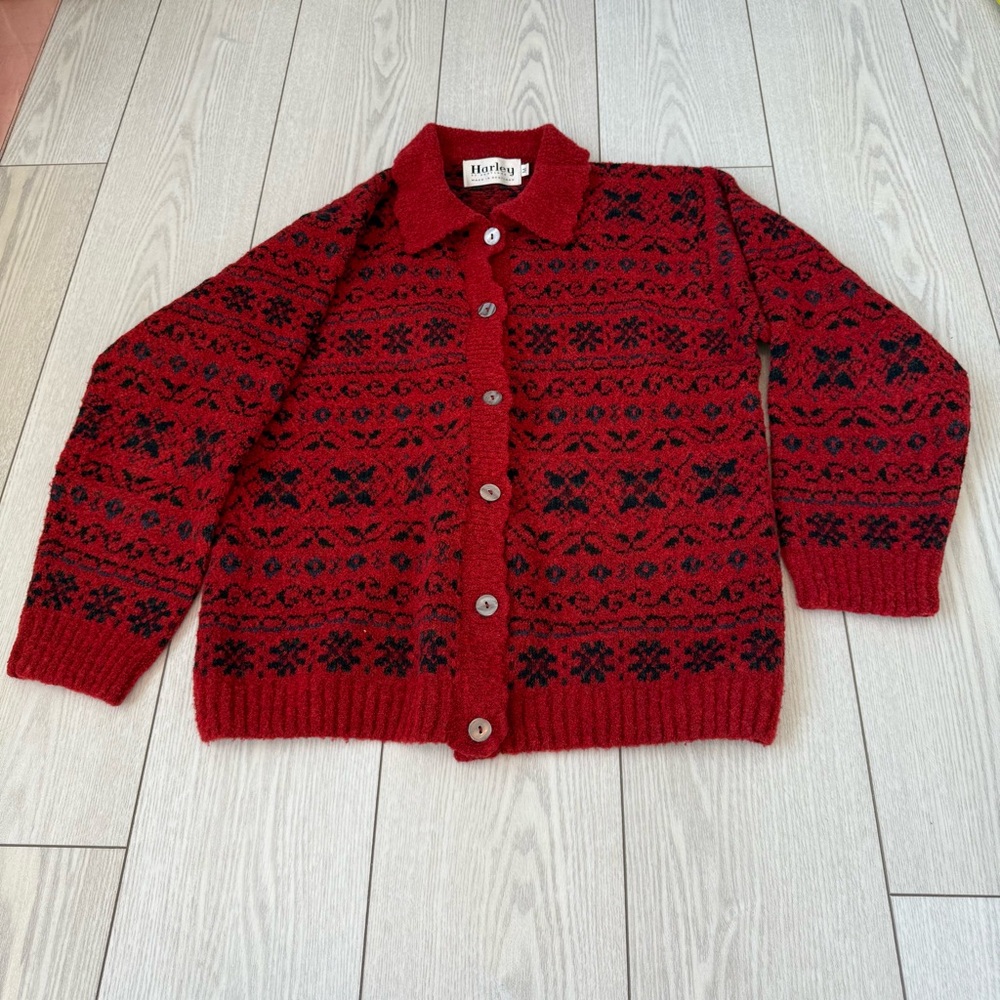 Harley of Scotland Vtg Wool cardigan sweater medium red floral pearl buttons